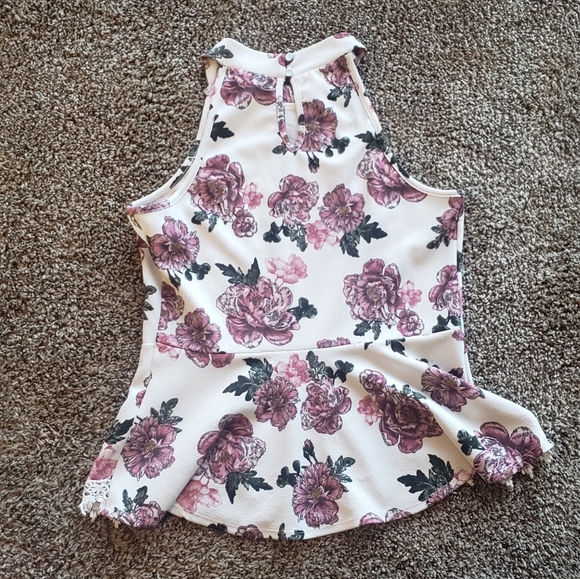 Floral Sleeveless Top - Picture 4 of 5